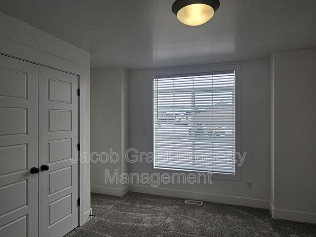 Foto del edificio - 6856 S 9th W