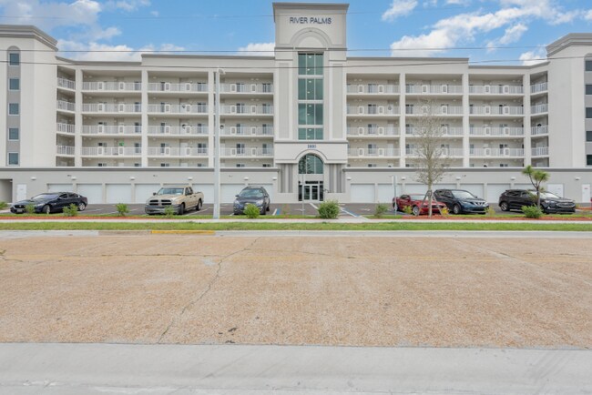 Foto del edificio - 1805 Riverside Dr