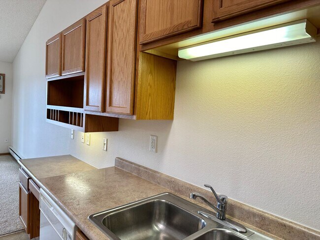 Building Photo - 1 Bedroom 1 Bathroom - South Fargo