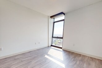 Interior Photo - One Hundred Above the Park