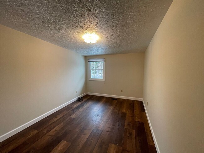 Foto del edificio - 121 Parchmount Ave