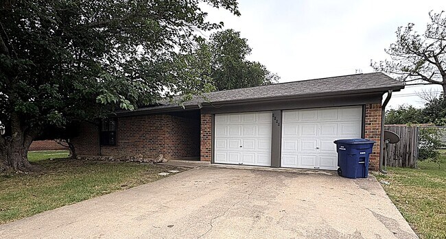 Foto del edificio - 1119 Rhonda Lee St