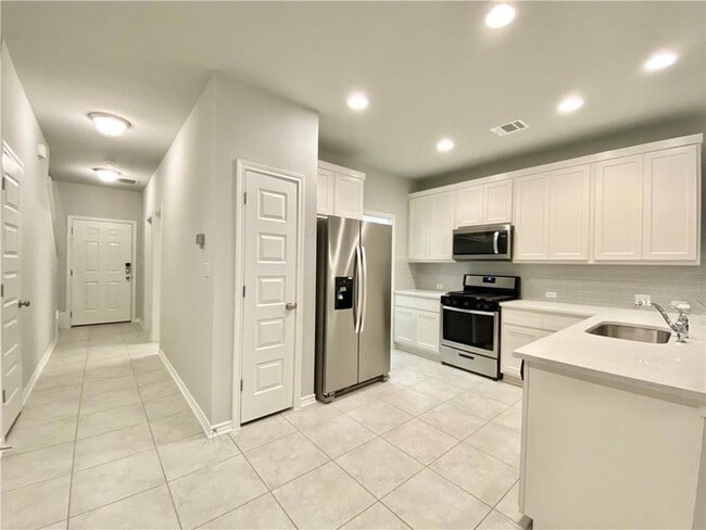 Building Photo - 1701 Yaupon Grove Ln