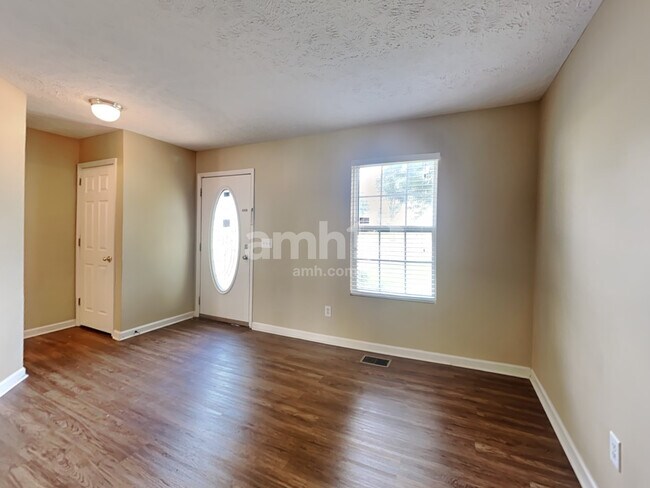 Foto del edificio - 2315 Hayward Ln