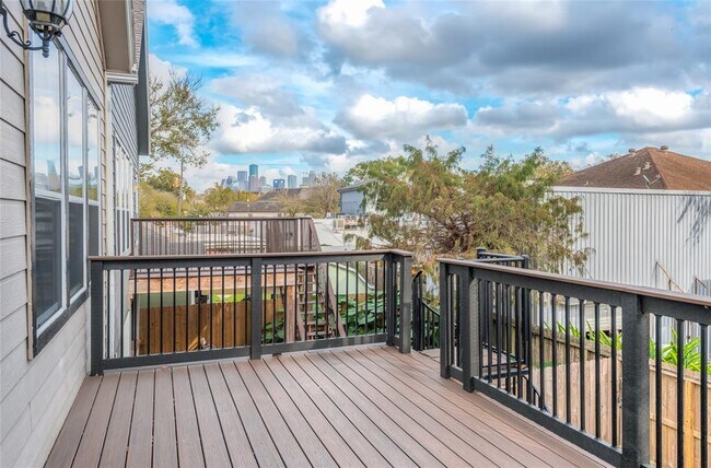 Building Photo - 1407 Welch St