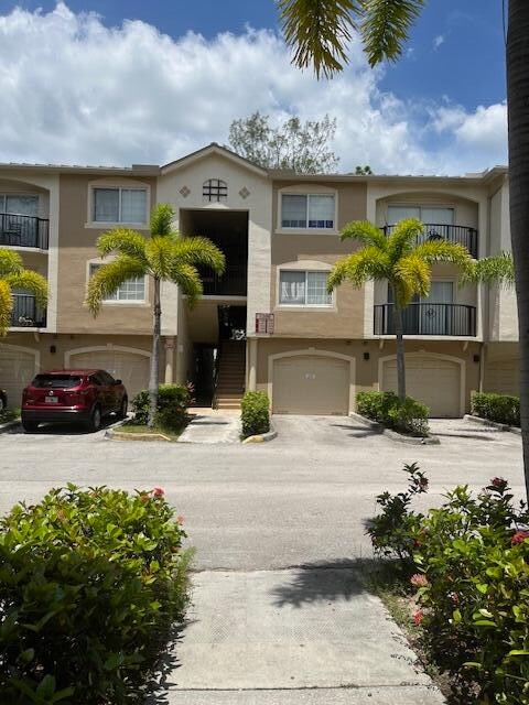 Foto principal - 1300 Crestwood Ct S