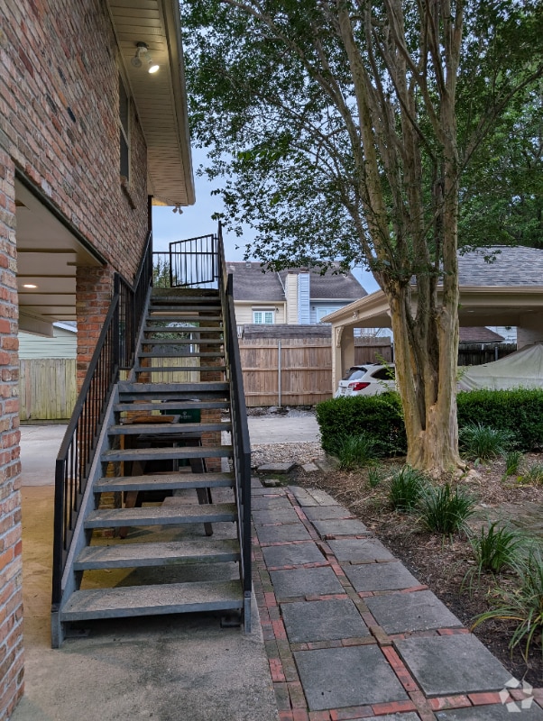 Building Photo - 214 Phosphor Ave