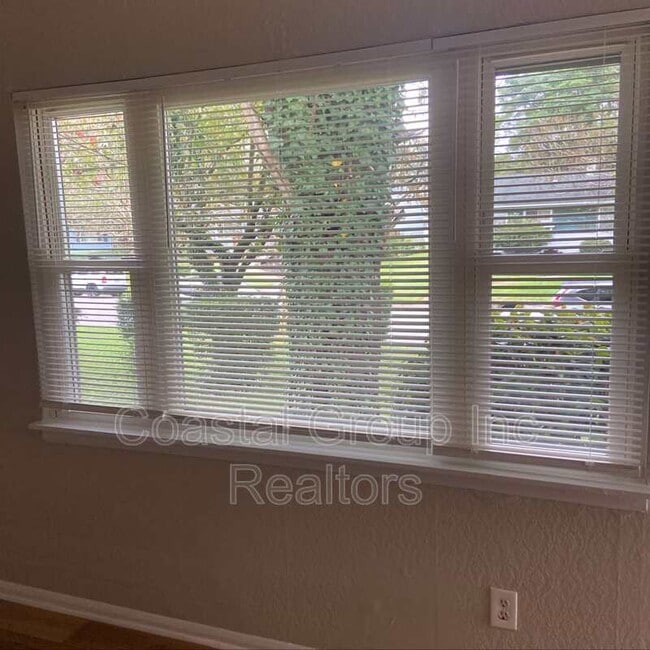 Foto del edificio - 5224 Silvey Dr