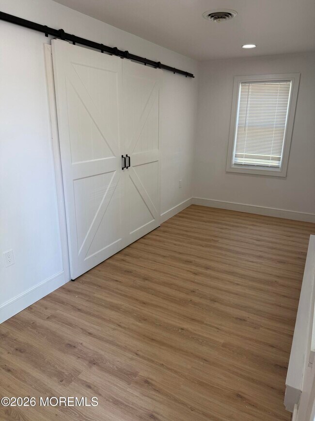 Foto del edificio - 12 Juniper Ln