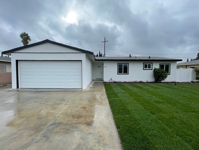 Building Photo - 12652 Laux Ave