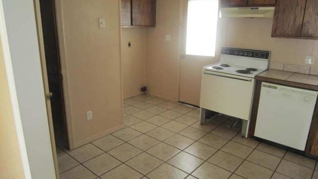 Kitchen #2 - 109-119 E 18th St