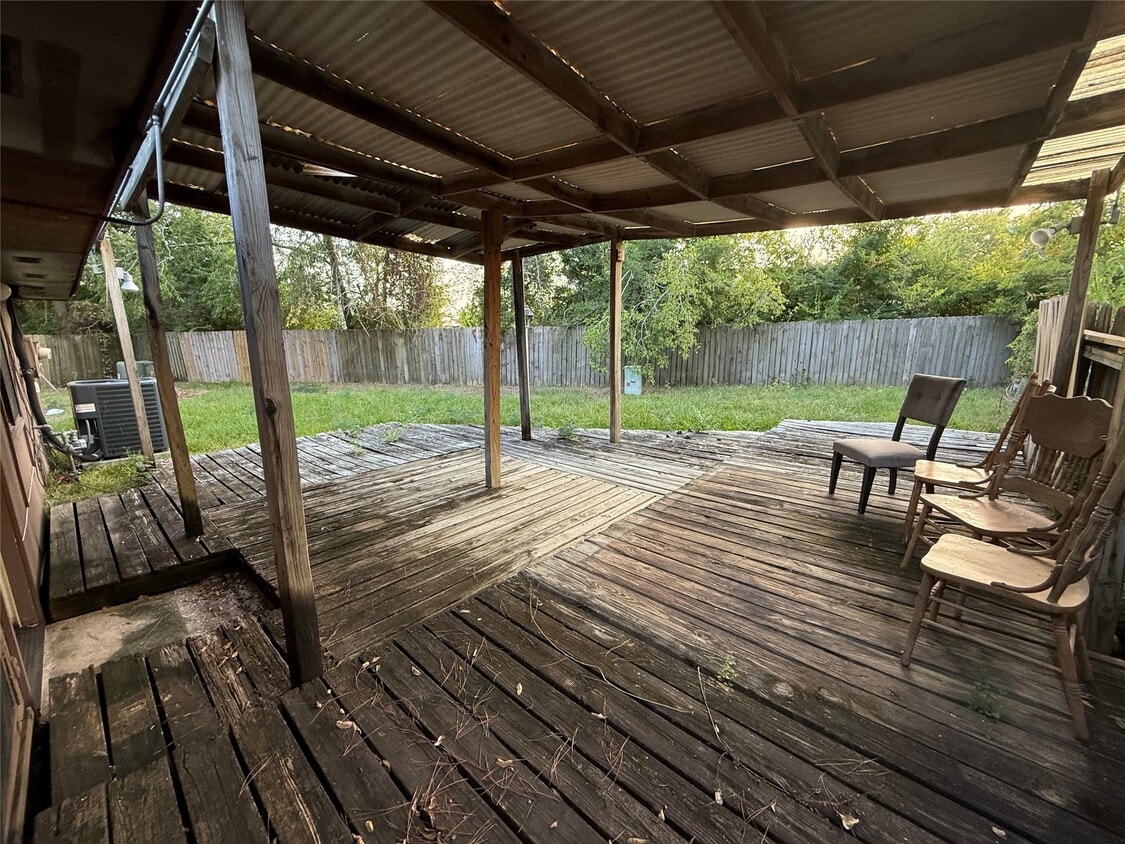 Building Photo - 2211 Spring Dusk Ln
