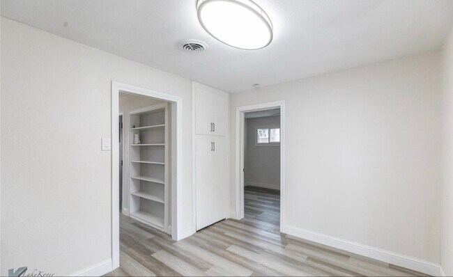 Foto del edificio - 1433 Park Ave