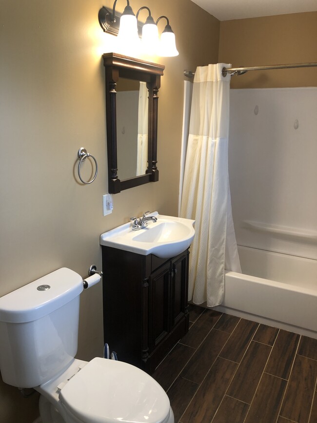 Building Photo - 1609 US-9W