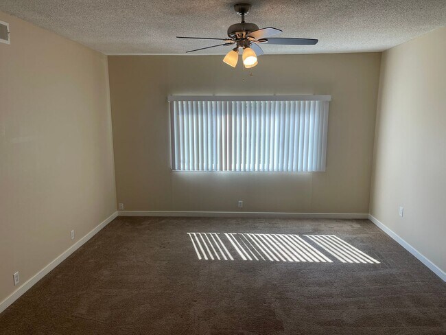 Foto del edificio - Concord Beautiful 3 bedroom 2 bath home, 1...