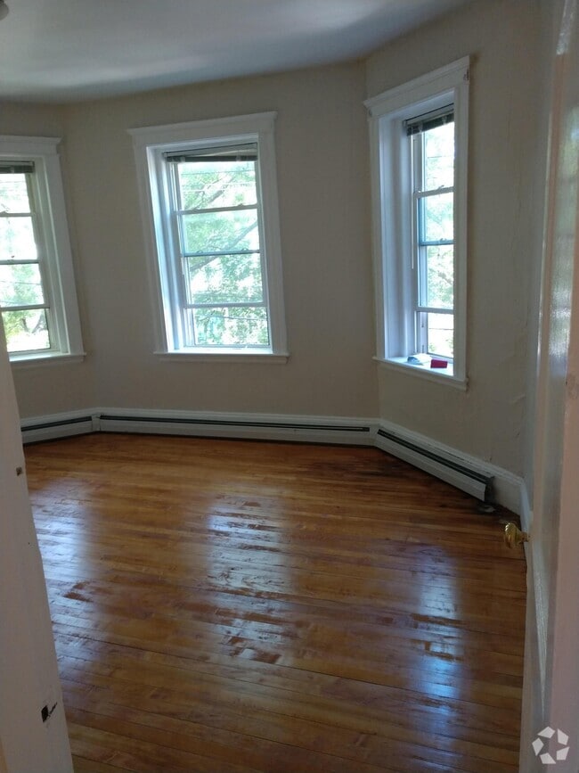 Building Photo - 280 Brookline St