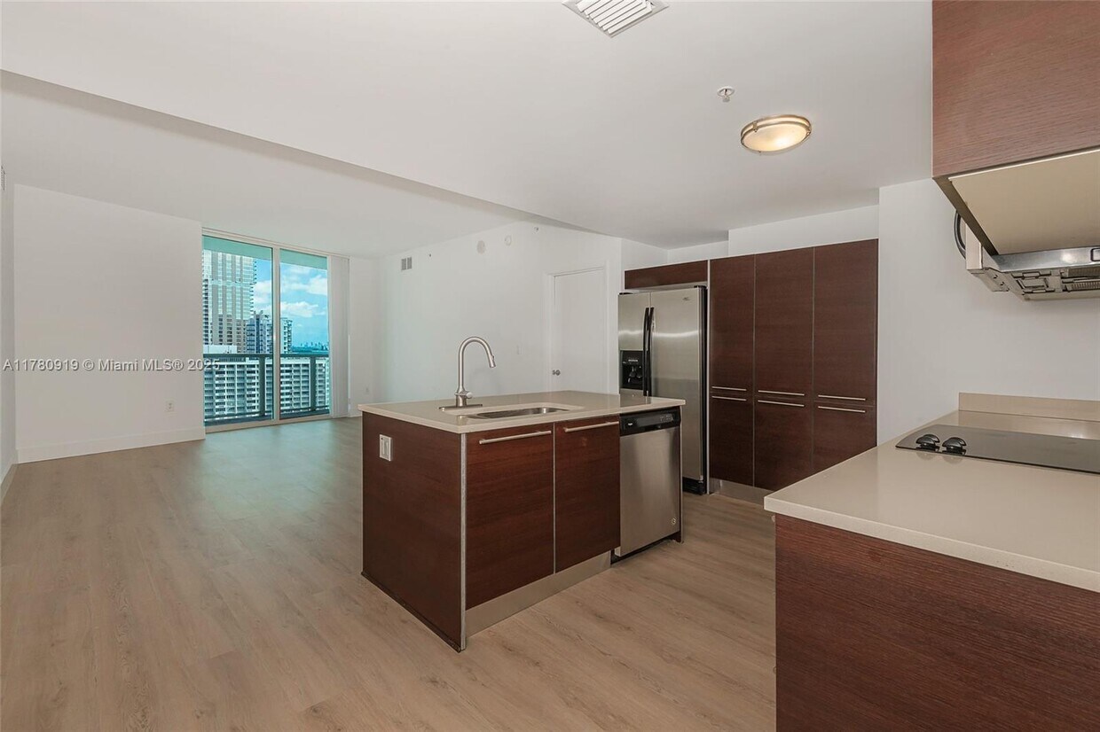 Foto principal - 1900 N Bayshore Dr
