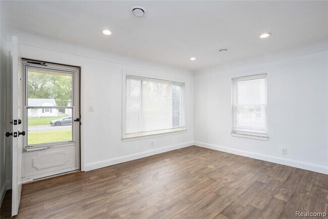 Foto del edificio - 18261 Brentwood St