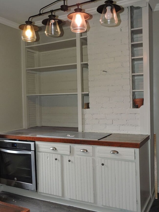 Photo - Garden District Cottage with lots of updates House