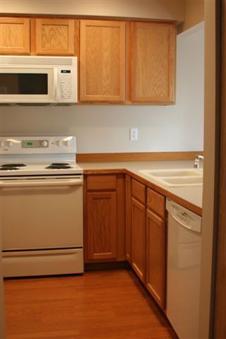 Foto del edificio - Charming 3-Bed, 2.5-Bath Townhouse near Evergreen Fairgrounds in Monroe