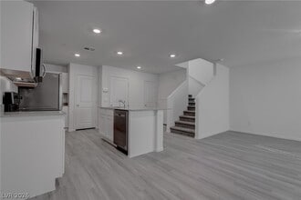 Building Photo - 7371 Craig Cv Ct