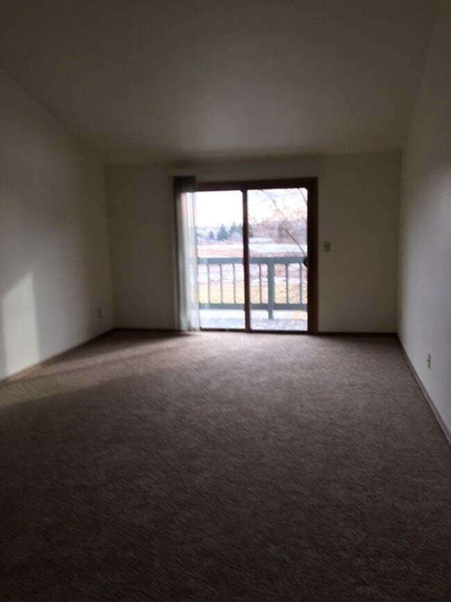 Interior Photo - River Park Terrace