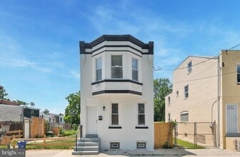 Building Photo - 1304 N Conestoga St