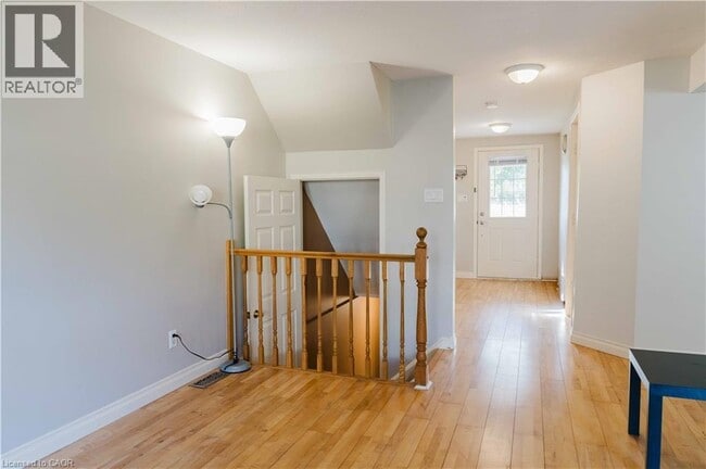 Building Photo - 163 Highbrook St