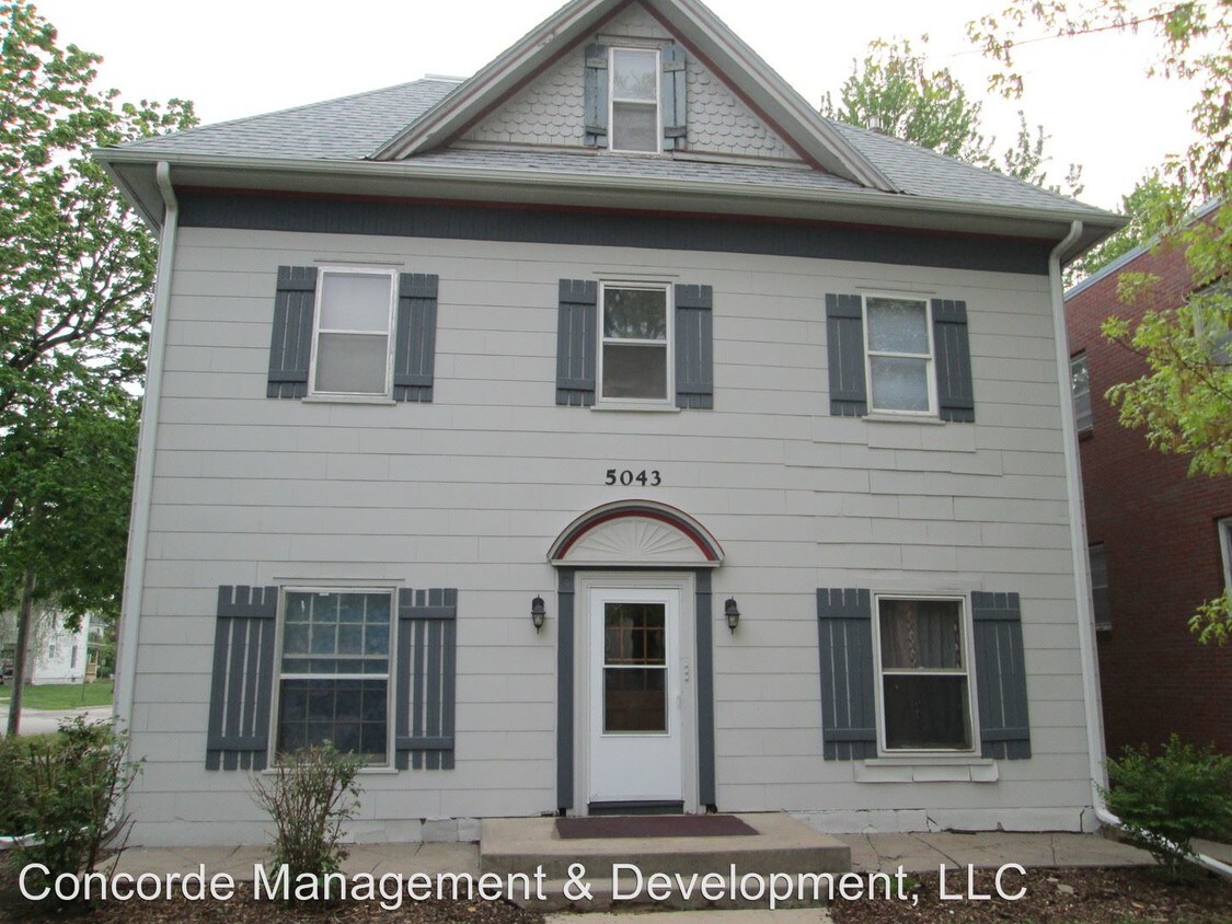 Primary Photo - 5043 Huntington Ave