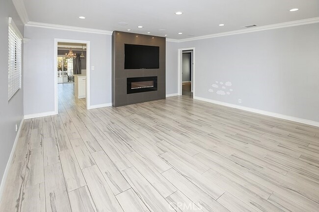 Building Photo - 7400 Blewett Ave