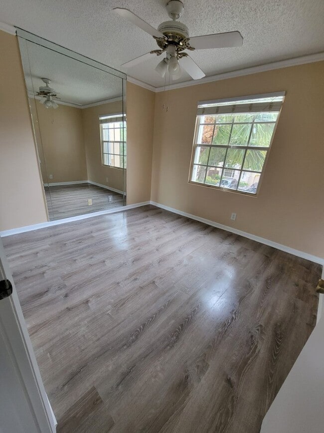 Master bedroom - 10670 NW 12th Dr