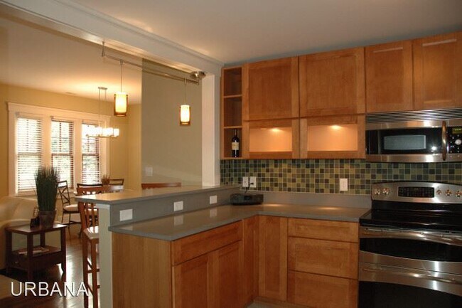 Foto del edificio - 2 br, 2 bath Apartment - 105 E Oak Street