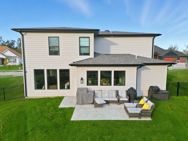 Building Photo - 704 Angels Rst Wy