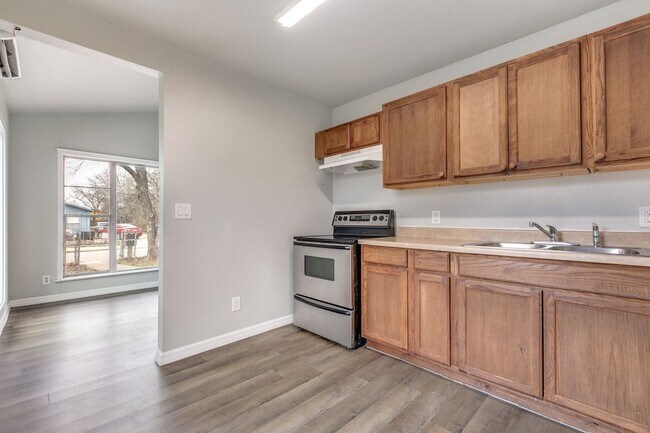 Building Photo - 146 Caddo, A