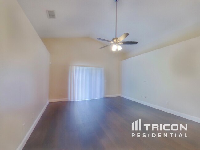 Foto del edificio - 1074 Worthington Dr