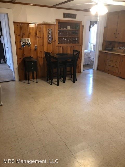 Primary Photo - 141 Maple St