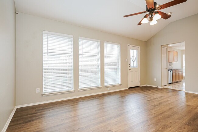 Foto del edificio - 13911 Creek Crossing Dr