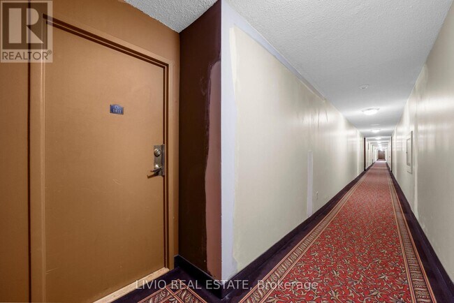 Photo du bâtiment - 10 Markbrook Ln