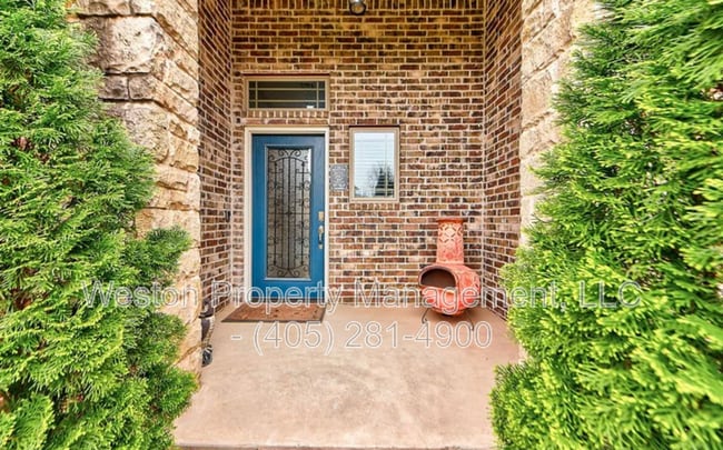 Building Photo - 300 SW 171st St