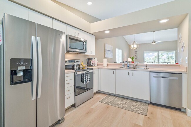 Building Photo - Countryside Condo in Naples ~ FURNISHED ~ ...