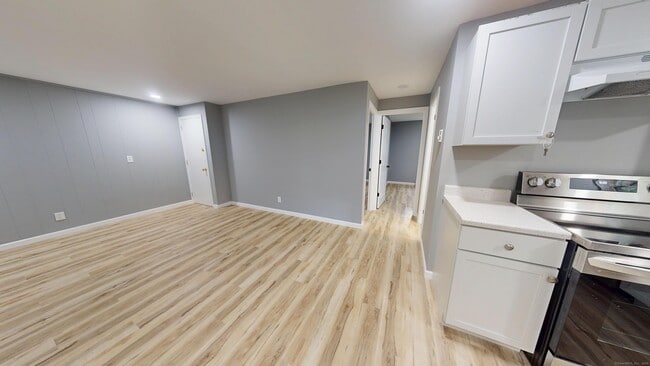 Building Photo - 26 Sunset Terrace