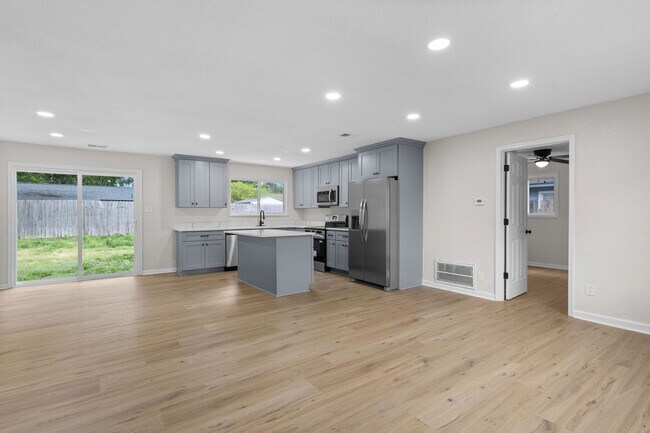 Foto del edificio - 412 Lineberry Rd
