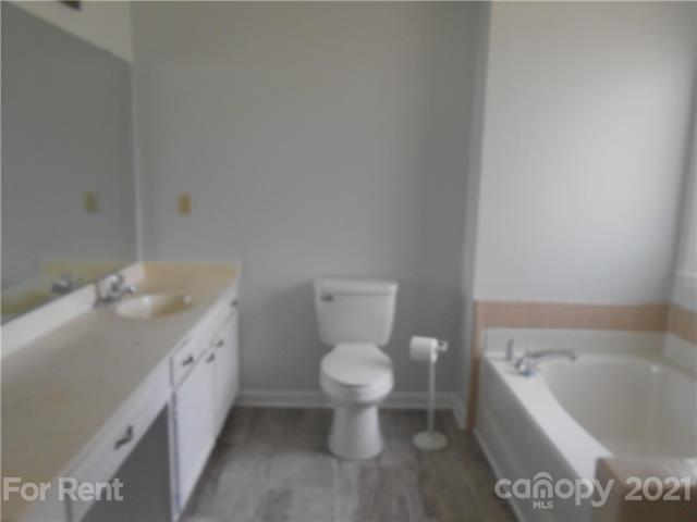 Building Photo - 7502 Crestside Ln