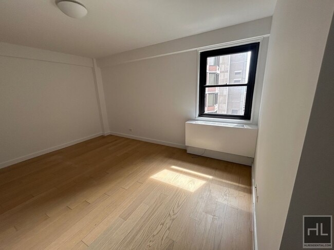 Building Photo - East 39th Street