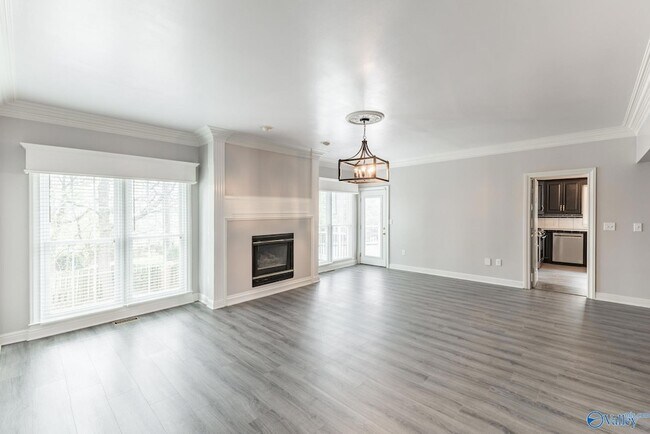 Building Photo - 481 Brenda Dr
