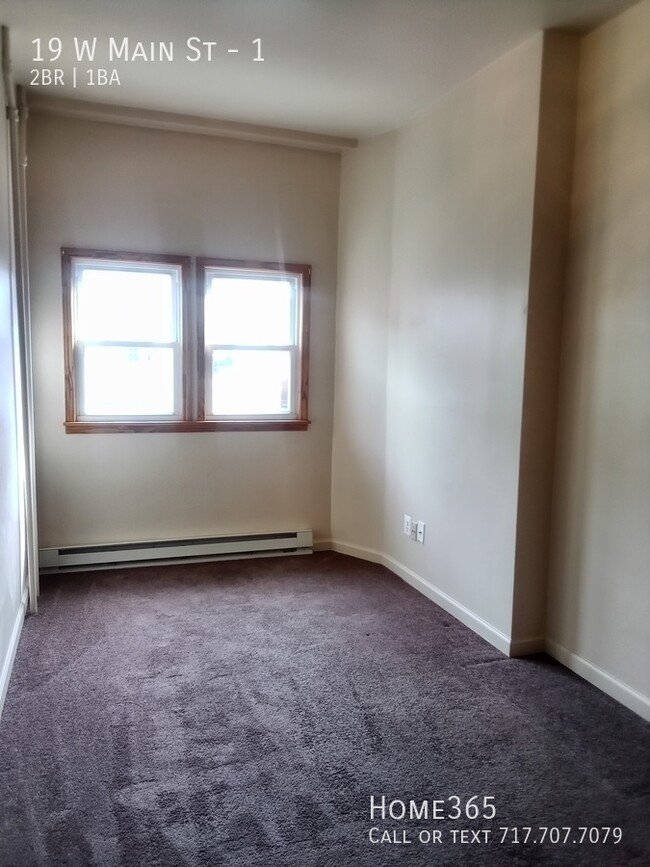 Building Photo - Nice sized 2 bedroom apartment