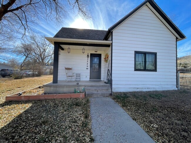 Building Photo - 2529 Bott Ave