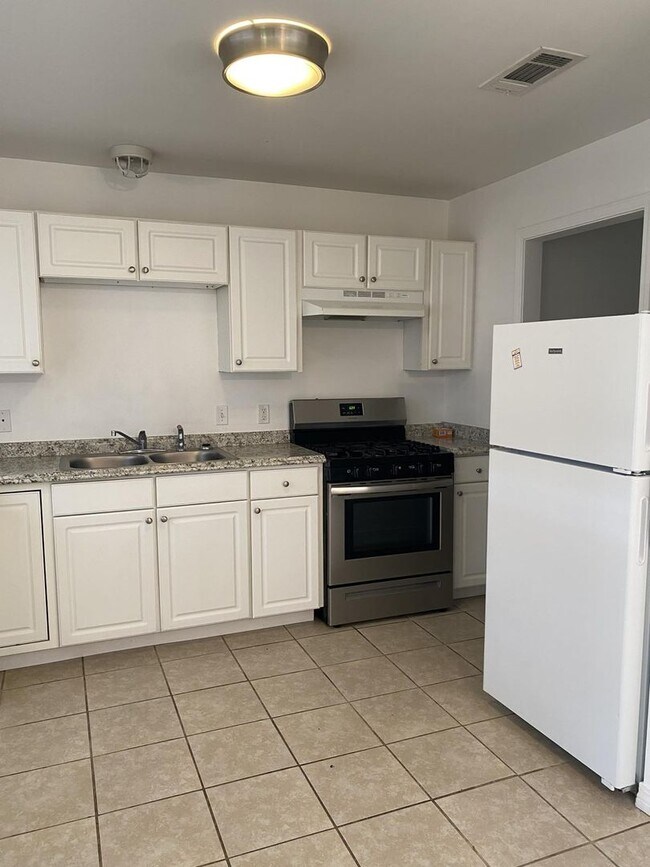 Foto del edificio - Available NOW! *PET FRIENDLY*