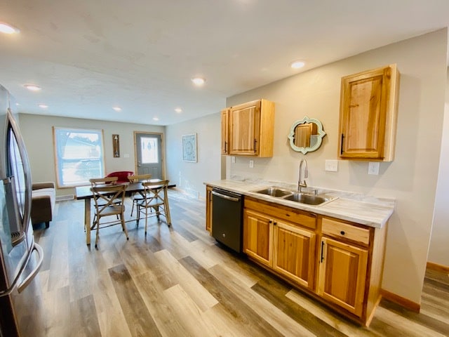 Building Photo - 1430 E Coolidge Ave