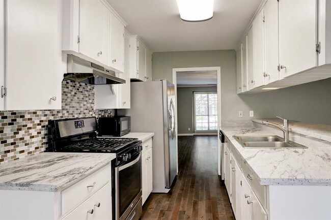 Foto del edificio - 5235 Carew St